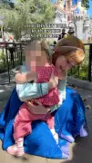 People are only just learning what the ‘Disney Hug Rule’ is