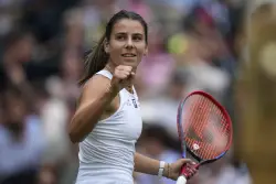 Emma Navarro beats defending Wimbledon champ Barbora Krejcikova in third round